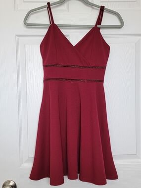 Jun & Ivy Burgundy V Neck Mini Dress Size XS